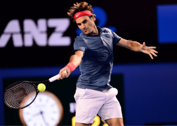 Can You Switch Hands In Tennis