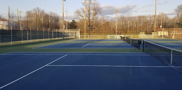 tennis courts near me